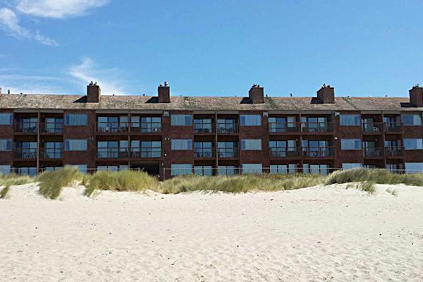 Cozy Cove Beachfront Resort Inn Линкън Сити Екстериор снимка